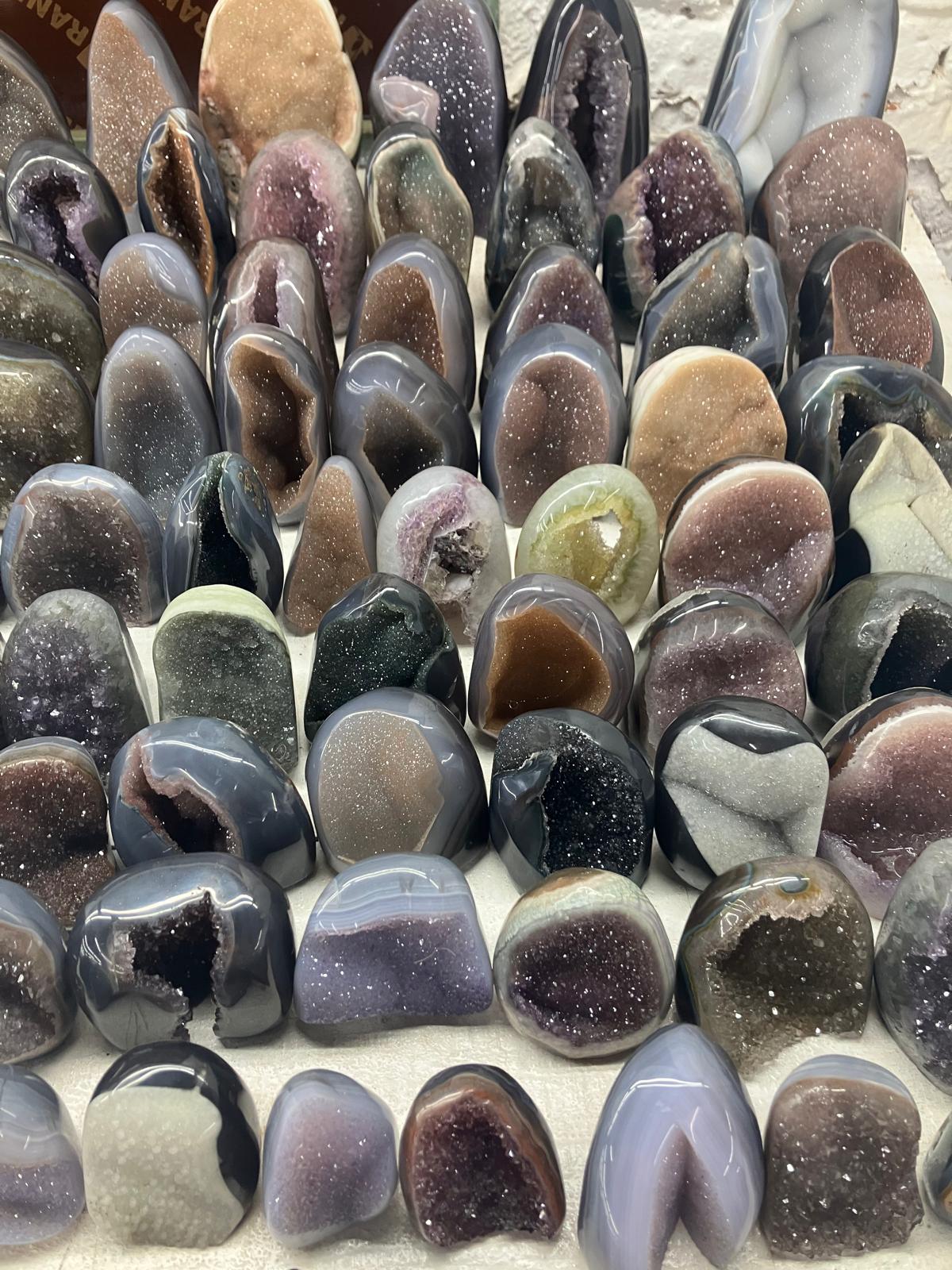 Premium Uruguayan agate polished cut base - Natural banded patterns from Artigas quarries