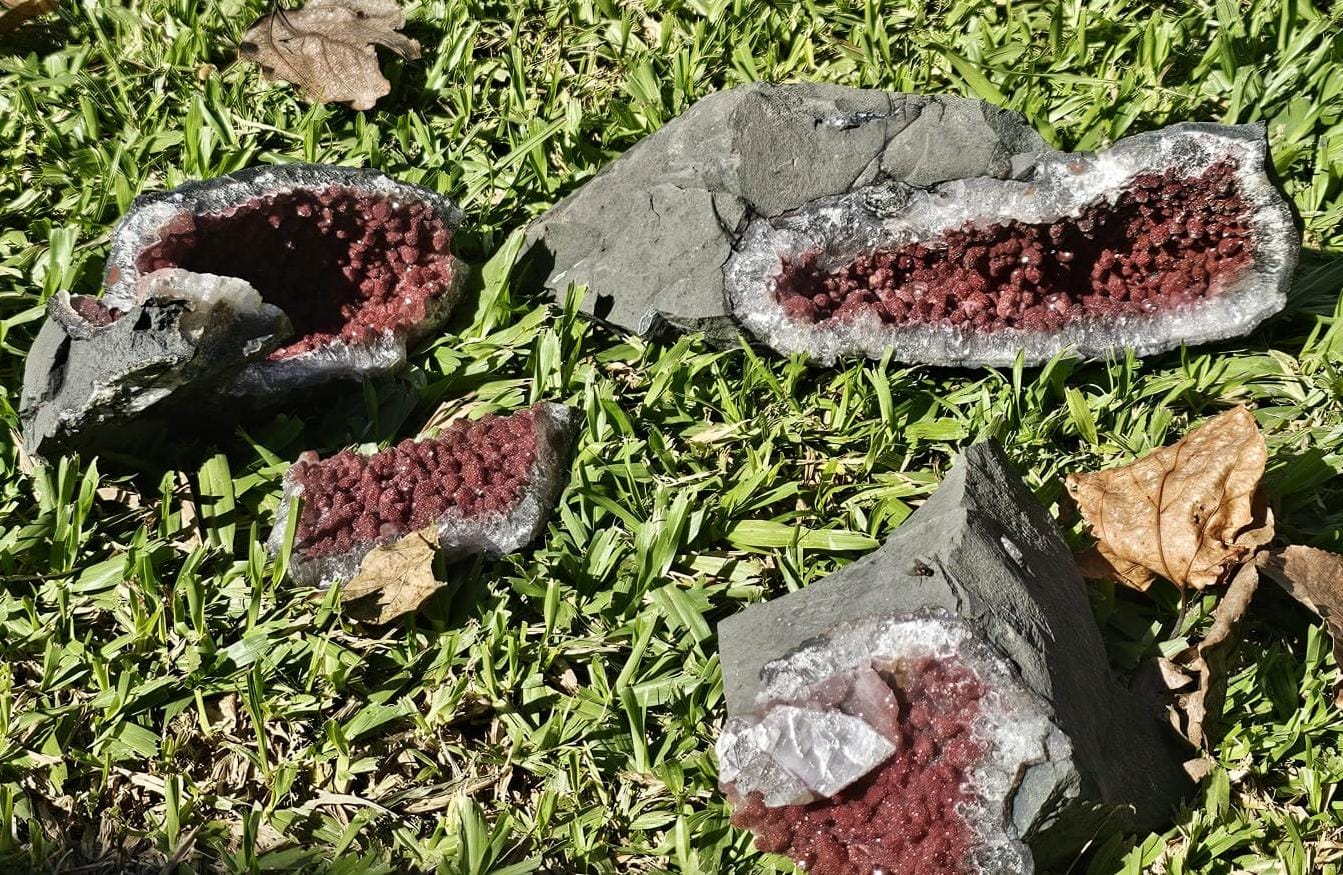 Outstanding natural Uruguayan amethyst stone specimens with unique formations from Artigas